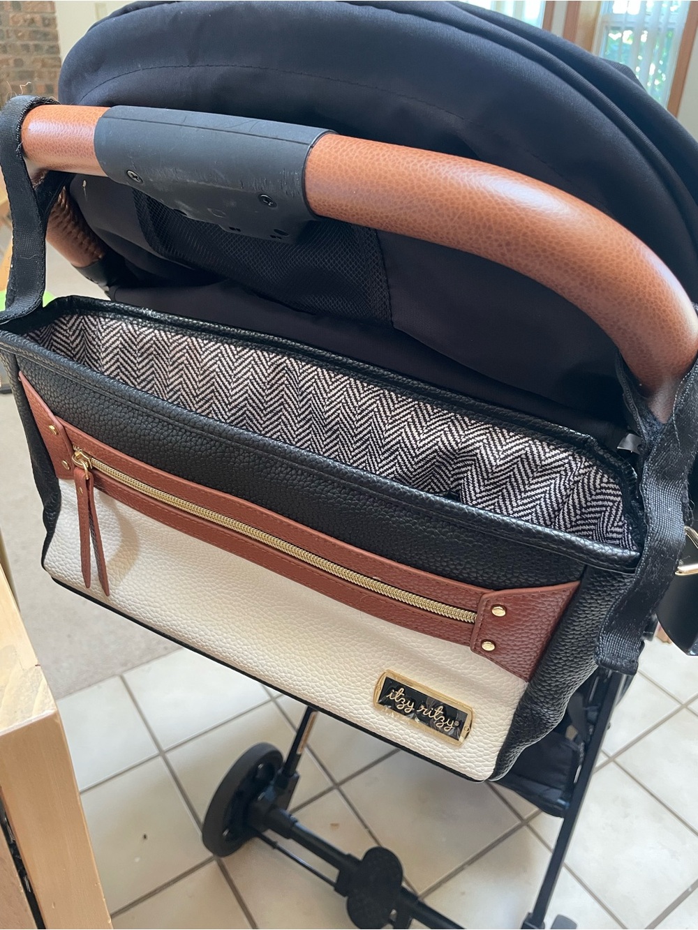 Itzy Ritzy stroller caddy - Picture 3 of 6